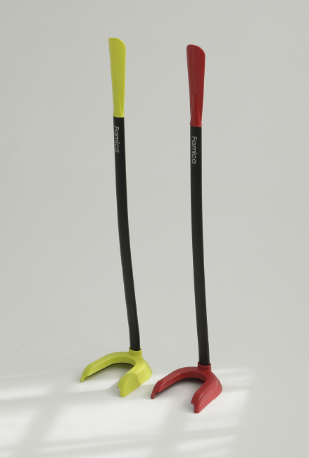 AA21 versatile design for putting on and removing shoes