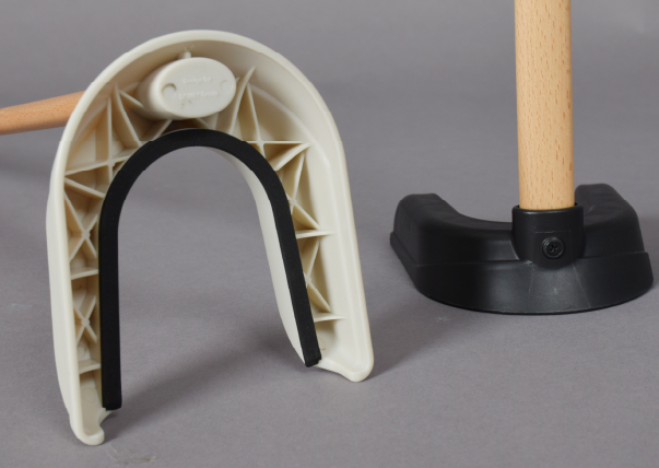 AA22 rubber snap-in hook protects shoe materials