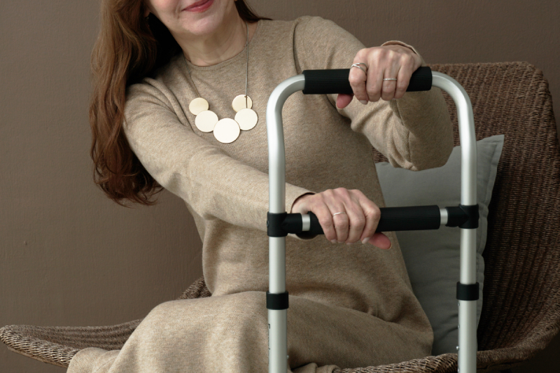 AH07 extra horizontal handrail detail